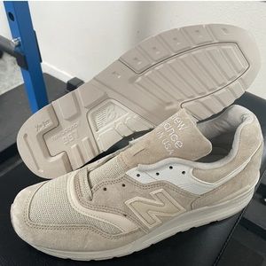New Balance 997 M997PAB Tan/Sand
Sneakers MADE IN USA Size 9 Men's ***NWT***